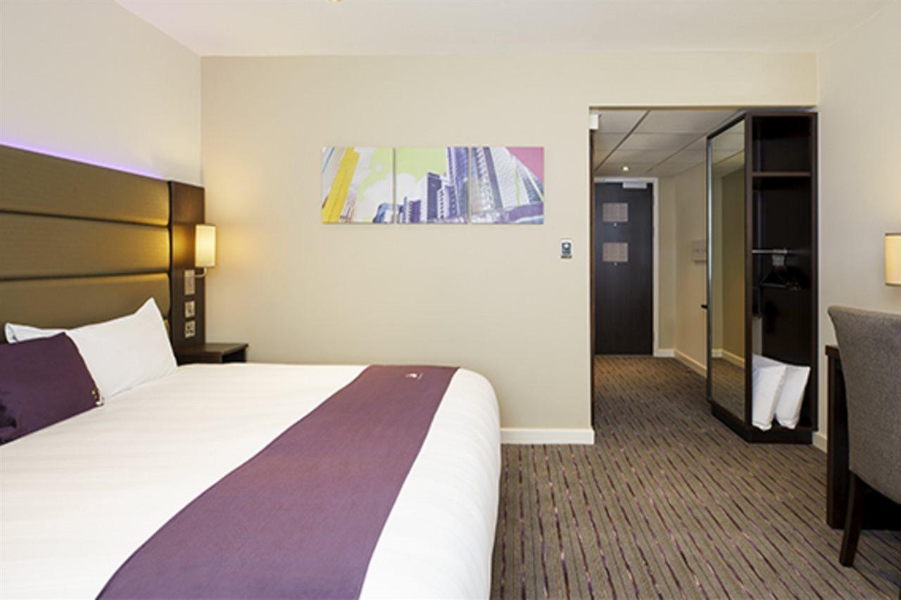 Premier Inn Tring Buitenkant foto