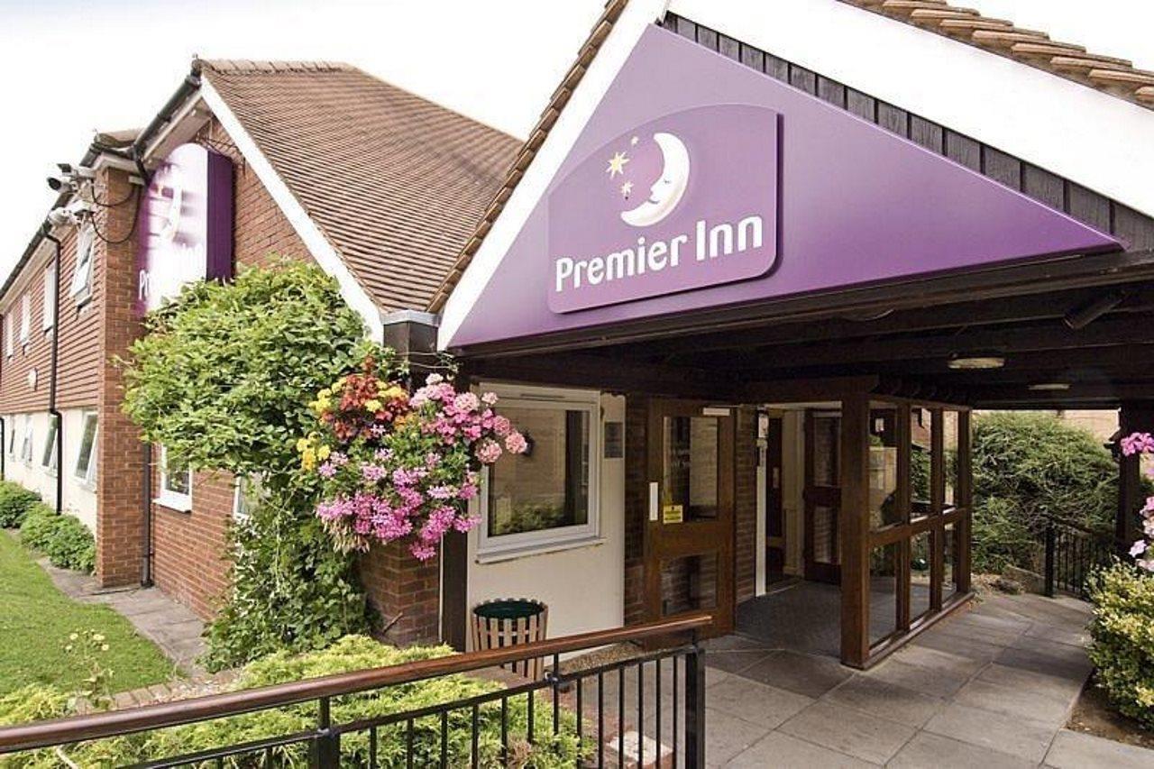 Premier Inn Tring Buitenkant foto