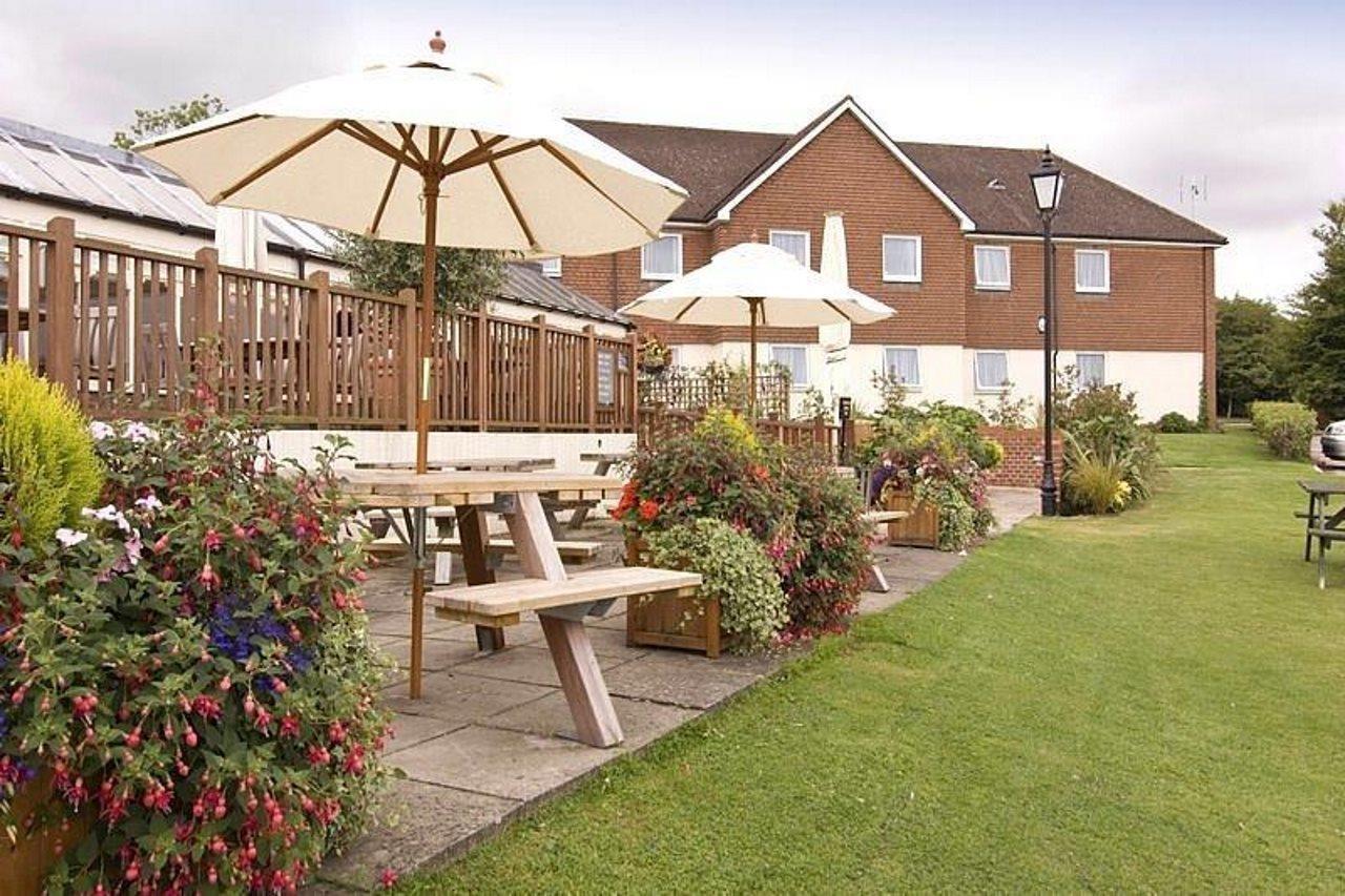 Premier Inn Tring Buitenkant foto